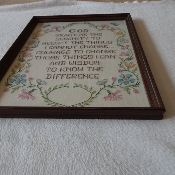 Vintage Framed Embroidery Cross Stitch "Serenity Prayer" Floral Design 17.5"x14" - Picture 14 of 15